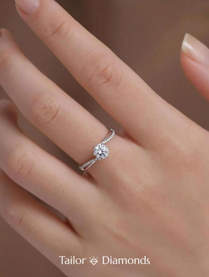 18K White Gold Crisscross Round Diamond Ring