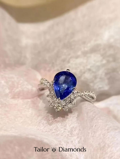 18K White Gold Heart Shaped Sapphire Ring
