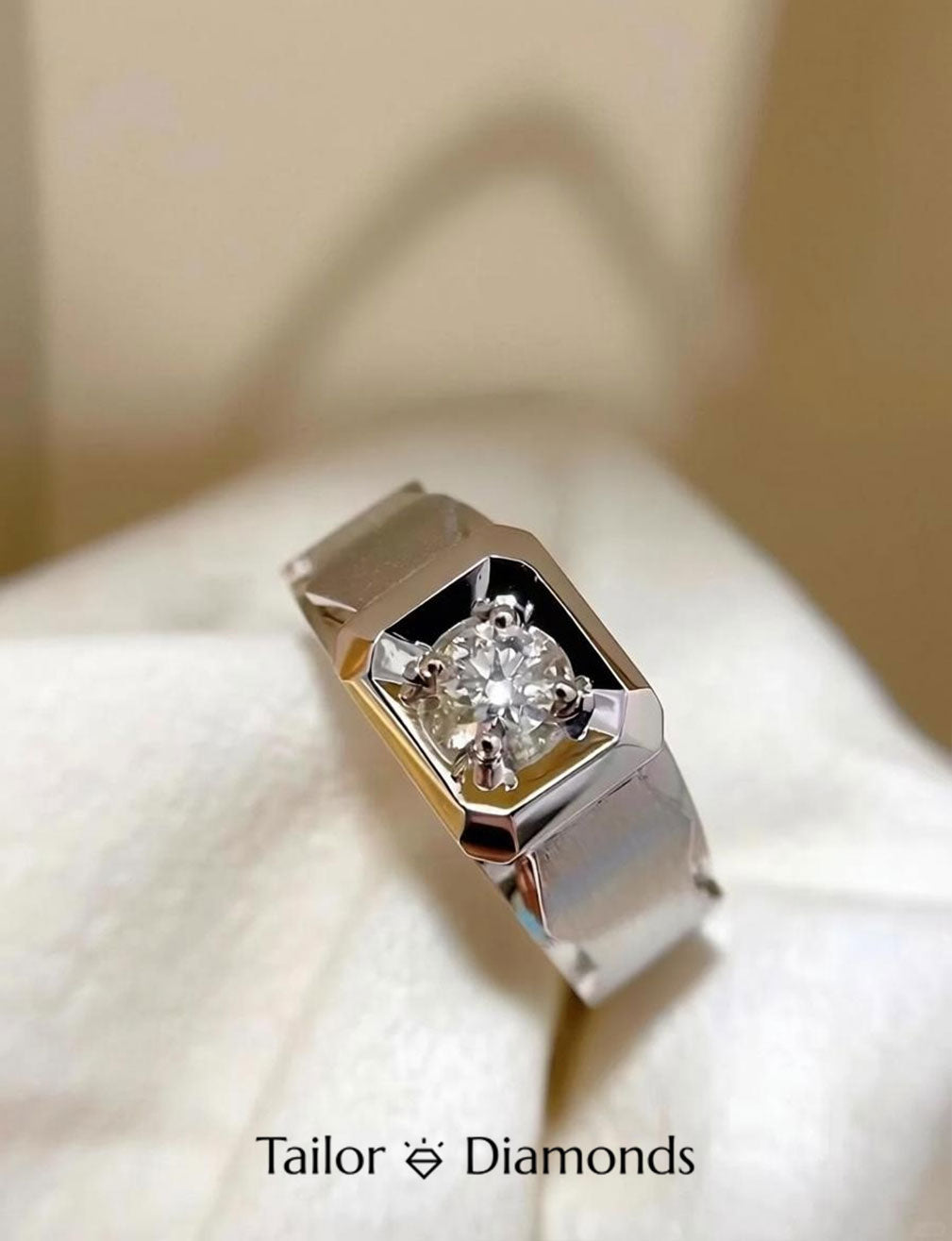 18K Yellow Gold Heart Shaped Sapphire Ring